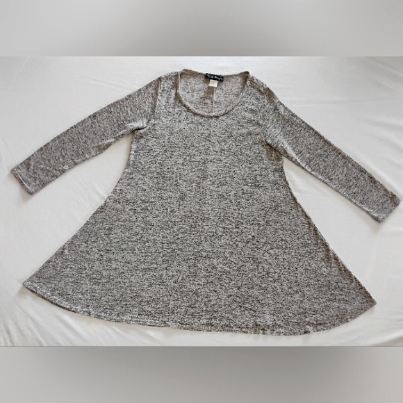 Women's French Atmosphere White & Grey Heathered Flowy Lightweight Knit Sweater - Picture 8 of 14